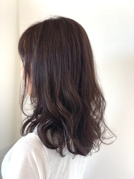 シェリッシュ ノース(Sheriche North) 黄みなしツヤカラー×ミルクチョコレート