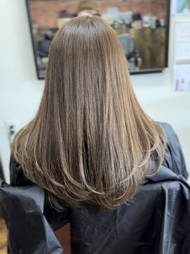 ヘアーサロン カラー 色彩店(COLOR) レイヤーカット+ベージュカラー