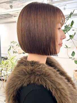 フォト 新宿(foto) 黒髪ワンレンネビージュボブルフ小顔20代【Anzu】新宿ミニボブ