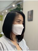 前下がりミディアムレイヤーボブ
