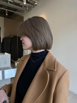 ステン(sten) 切りっぱなしボブ/タッセルボブ/グレージュカラー/ミニボブ