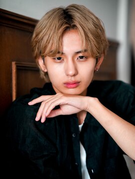 ノエル 池袋店(noel) フェザーショート/センターパート/ミルクティー/ニュアンス