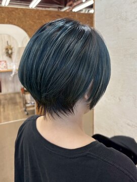 アンジェリカ(Angelica Total Beauty Lifestyle Design) ショートブルーカラー