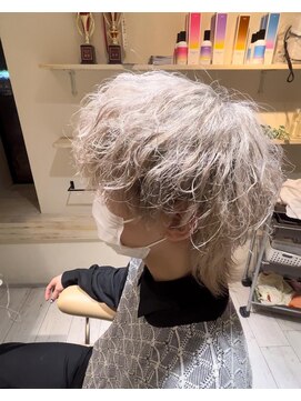 リア 布施店(Lia) ホワイトベージュ