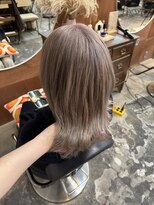 チャプター 問屋町(chapter)&nbsp;ケアブリーチミルクティーグレージュカラーレイヤーカット韓国