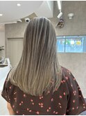 白髪ぼかしバレイヤージュ×アッシュ