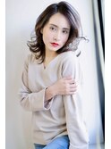 トレンドの外ハネスタイル