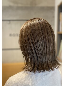 ロージー(ROSIE) エメラルドベージュ