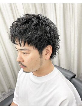 ベロ(Belo) メンズショートウルフメンズパーマ無造作ビジネススタイル