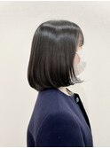 フェミニンな前上がりボブ