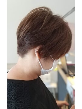 エル(elu) 刈り上げショート