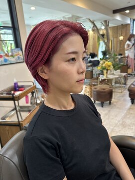 ノディス(NODISS) ショート×ビビットピンクカラー