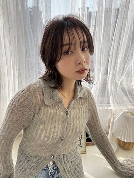 リゴッツ ドゥア プトゥリ(Regottz dua putri) くびれ　レイヤースタイル　小顔　透明感