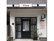 ビンカ ヘアー(Vinca hair)の雰囲気(赤羽駅から5分!モノトーンにピンクベージュの看板が目印です♪)