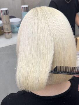 エクラ(ECLAT) ホワイトブロンド