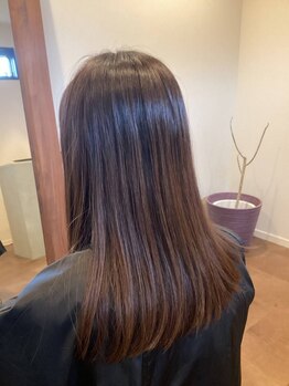 前処理で「髪に極上水分補給」。芯から潤う、見違える艶髪へ。