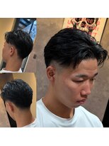 メグロバーバーショップロッポンギ 目黒六(MEGURO BARBER SHOP 6PPONGI)&nbsp;テーパーフェード/センターパート