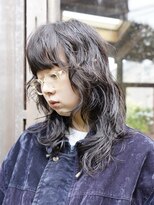 ノラ カマクラ(NORA kamakura)&nbsp;ミィデアムパーマ顔まわりレイヤーウルフレイヤーくびれ耳かけ