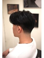 ザチョップショップ キチジョウジ(THE CHOP SHOP KICHIJOJI)&nbsp;センターパートテーパーフェード