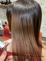 アルコイリスバイドールヘアー(ARCOIRIS by Dollhair)&nbsp;くすみカラー切りっぱなし濡れ髪くびれショート大阪都島髪質改善