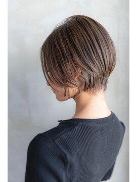 メゾンバイハバナ(maison by HAVANA) 大人かわいいフェザーバングカーキグレージュミディアムウルフ