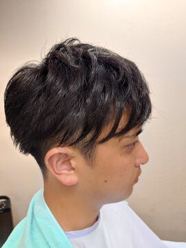 ヴェルデ シンバシ(VERDE SHINBASHI) 束感マッシュ ショート ツーブロック フェード ビジネススタイル