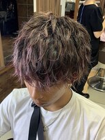 ヘアークリアー せんげん台&nbsp;メンズ 波打ちスパイラルパーマ ハイライト（ピンク）