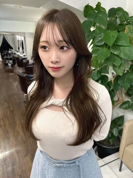 インビテーション(invitation) アッシュベージュ 透明感カラー 顔周りカット シースルーバング