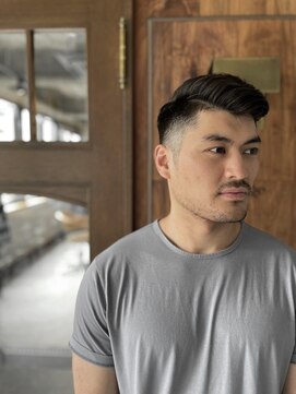 ザマンリバレッジニューヨーク(THE MAN LeverageNewYork) 大人海外メンズ七三分けサイドパートフェードカット：尾上　雄輝