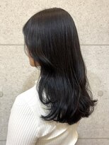 顔周りレイヤーロングウェーブヘア