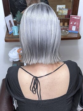 ブレイズヘアー(BLAZEhair) 【ハイトーンデザイン】ホワイトシルバー×ブリーチ３回