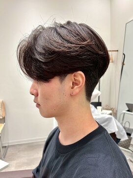 カルム(kalm) 毛流れセンターパートニュアンスパーマカルマヘアメンズパーマ