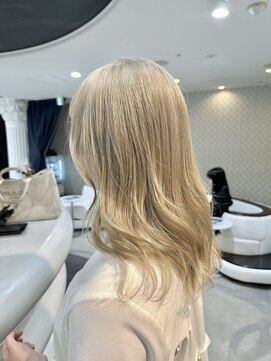 エアー 青山(AIR) ミルクティーブロンドレイヤーカット