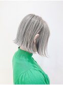 “淡カラー”ぱつっとラインの外ハネミニボブ
