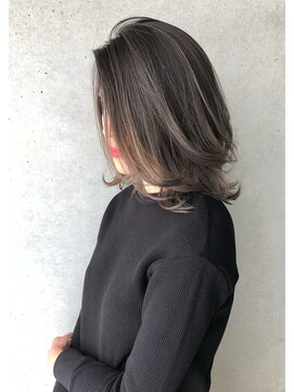 トルネード(TORNADO) レイヤーボブハイライトバレイヤージュグレージュ