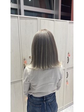 リー 梅田(Lee) ホワイトシルバー