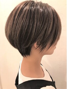 ベテランスタイリストが提案する再現性の高いショートヘアで忙しい朝も凛と美しく☆初めてのショートも◎