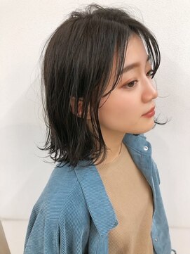ロット 横浜店(lot) 外ハネウェーブミディアム×カーキグレージュ[横浜駅]