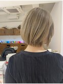 ショートカットショートボブミルクティーカラーグレージュ