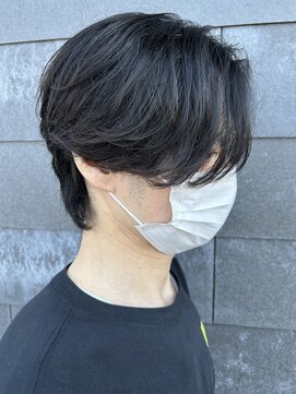 ヒュイル バイ ニアウ(Hwyl by Niau) メンズマッシュセンターパートスパイラルパーマニュアンスパーマ