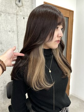 サクラ オモテサンドウ(SAKURA) インナーカラー ホワイトべージュ 表参道