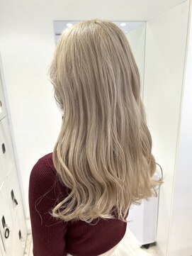 ケンジ 平塚 アネッタ(KENJE annetta) ブロンドヘアー