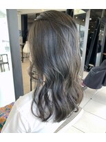 グロウ 丸の内(GLOW)&nbsp;グレージュカラーグレーアッシュレイヤーカット韓国甲府美容室