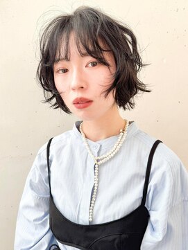 ビーチ(BEACH) 黒髪/レイヤーカット/韓国ヘア/小顔/前髪長め/オリーブグレー