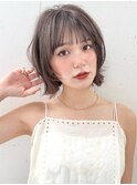 外はねミニボブフェイスレイヤー柔らかベージュ