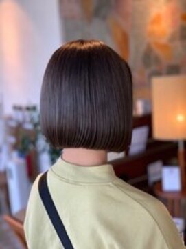 ペールベージュ×ボブ