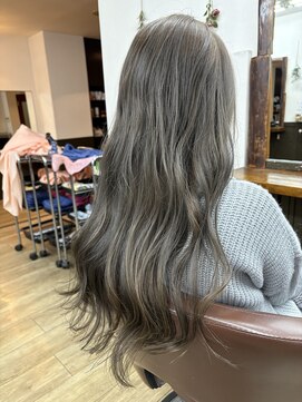 グレースモア(Grace More) (久留米/西原)ブリーチオンカラー/シルバーグレージュ
