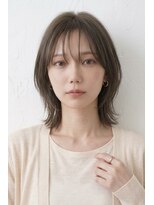 エマ(emma)&nbsp;小顔レイヤー×くびれミディ｜30代人気