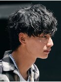 緩め波巻きスパイラルパーマシャドウパーマメンズセンターパート