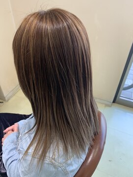 アズール 草加(azule) 白髪ぼかし/ハイライト/グラデーションカラー/草加